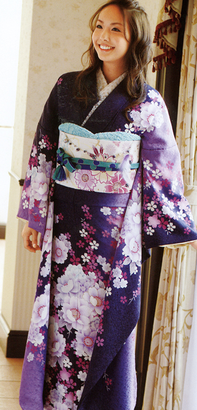 成人式の振袖・呉服は福岡県うきは市の(株)おおがみへ / 気品のある紫の振袖。白系の帯と水色の帯揚げで爽やかコーデ。